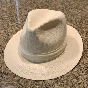 Fashion Group Cream Straw Dress Hat (size small)